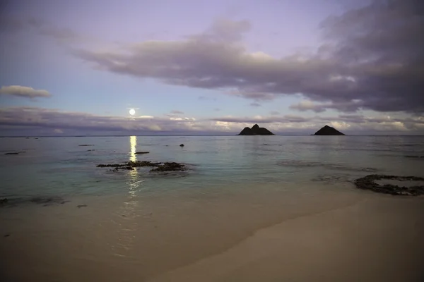 Τροπικά Ανατολή Σελήνης στη Χαβάη — Φωτογραφία Αρχείου