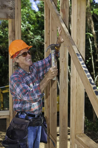 Senior férfi építőmunkás — Stock Fotó