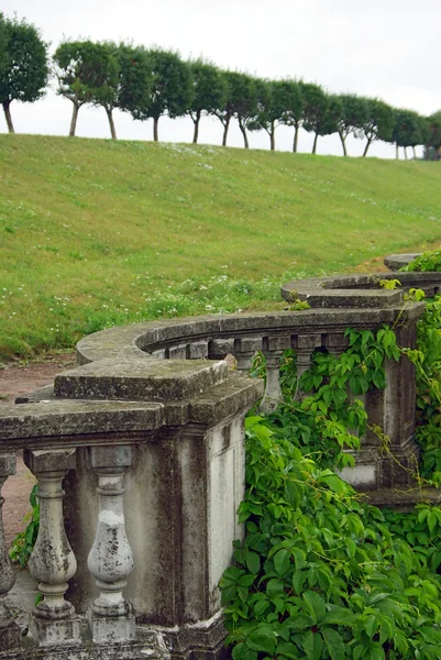 Védelmi kerítés, ősi stílusban, peterhof — Stock Fotó