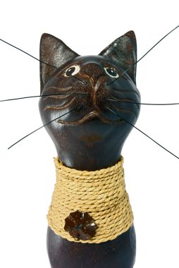 kedi izole kahverengi heykelciği