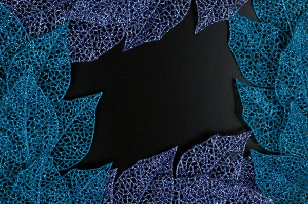 Блакитна і фіолетова рамка листя — стокове фото