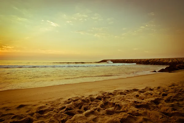 Coucher de soleil sur la plage — Photo