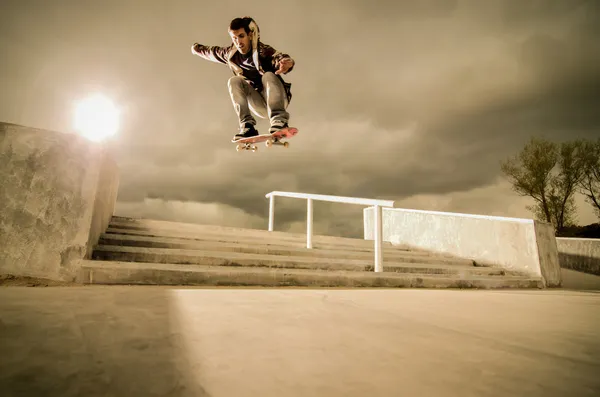 Skateboard ollie — Stockfoto