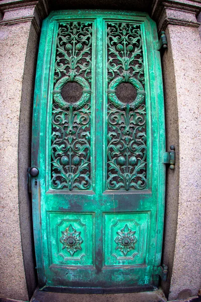 Puerta de cobre — Foto de Stock