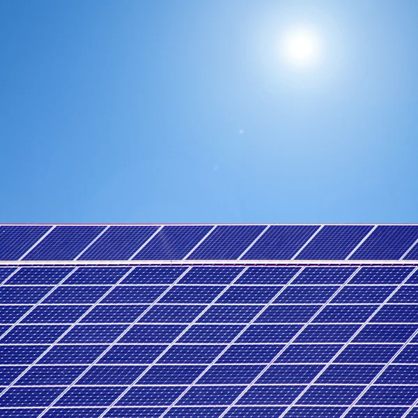 Альтернативная энергия - солнечная — стоковое фото