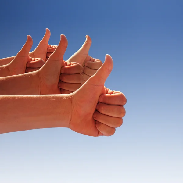 親指を立てる — ストック写真