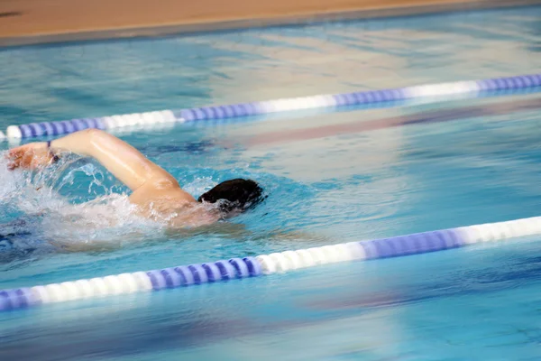 Člověk plave světový rekord — Stock fotografie