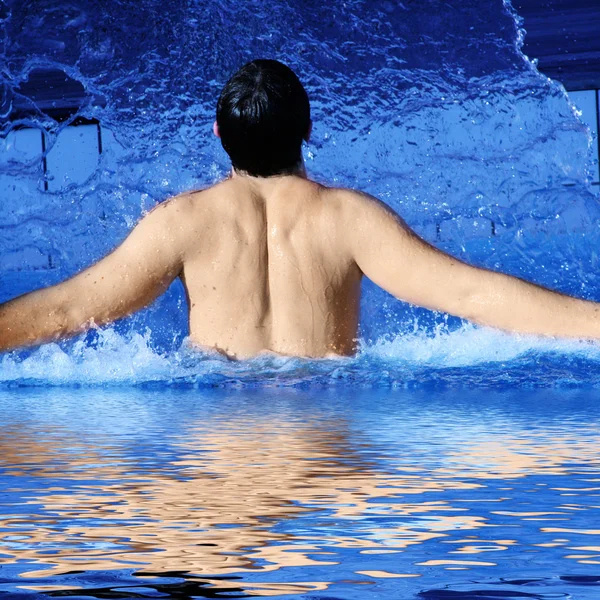 Sauna sonra soğuk su terapisi — Stok fotoğraf