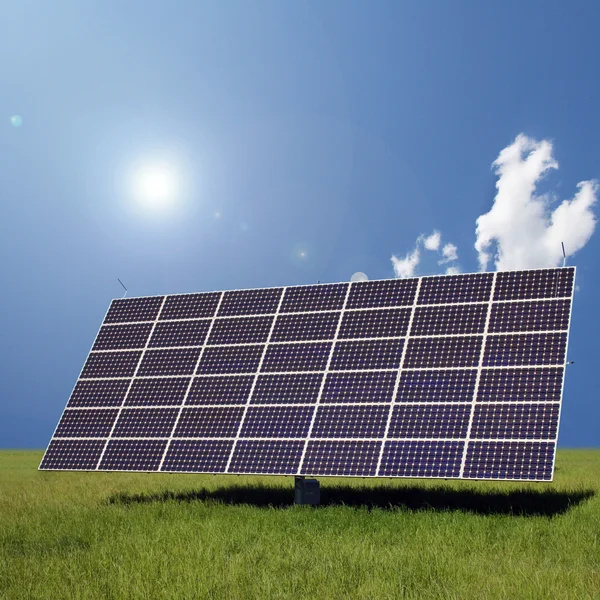 Bild einer großen Solaranlage — Stockfoto
