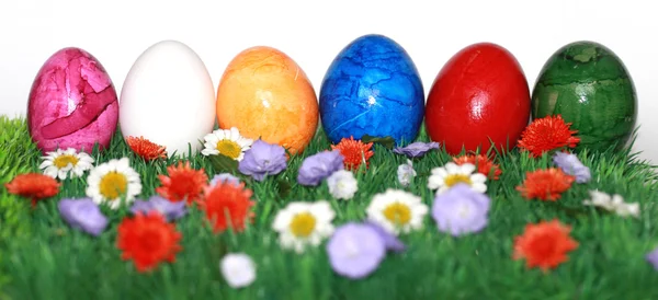 Színesen festett húsvéti tojás — Stock Fotó