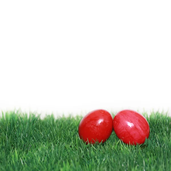 Dos huevos rojos de Pascua — Foto de Stock