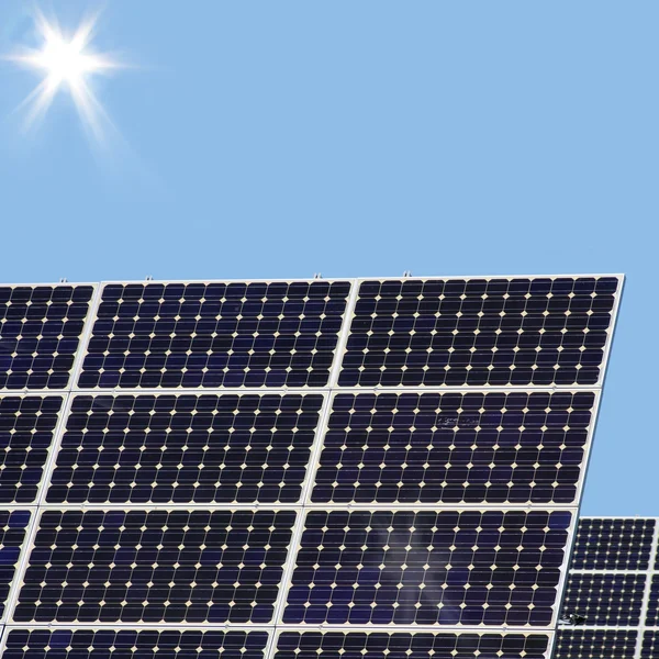 Zonne-energie voor de opwekking van elektriciteit — Stockfoto