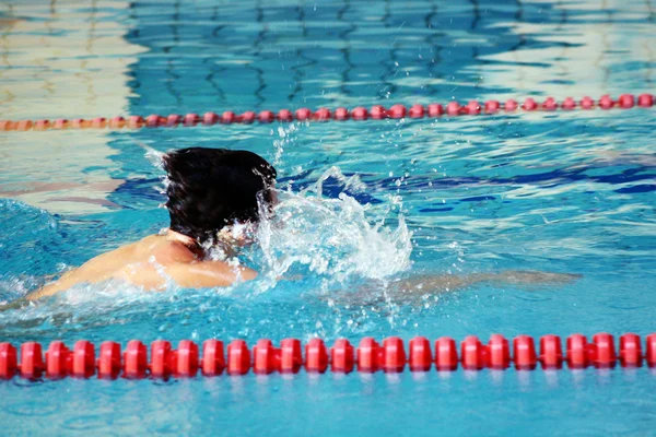 Nadador em água — Fotografia de Stock