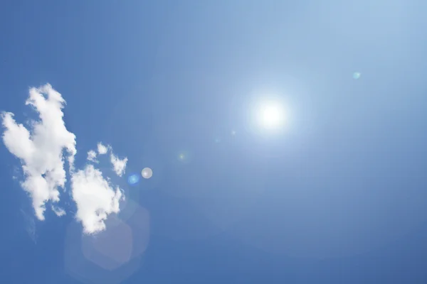 Солнце в небе — стоковое фото