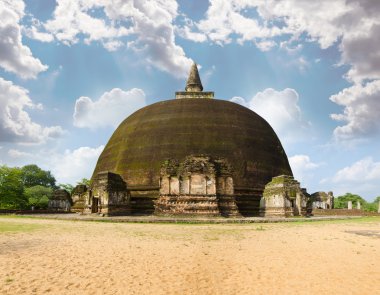 üç büyük dagobas sonra dördüncü büyük dagoba sri Lanka