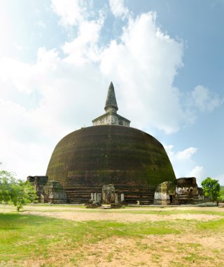 Fourth largest dagoba in Sri Lanka after the three great dagobas clipart