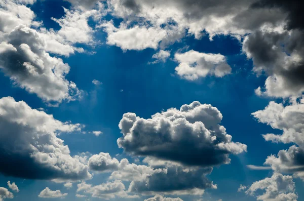Opluchting mooie wolken — Stockfoto