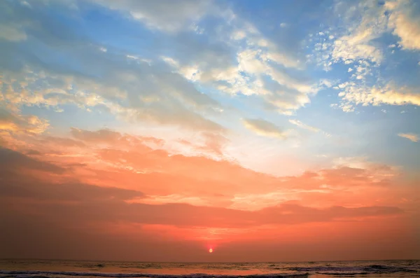 Ocean shore at sunset — Stock Photo, Image