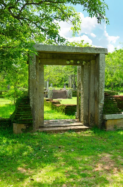 Ruins of the sacred city Anuradhapura, Sri Lanka — Stock Photo, Image