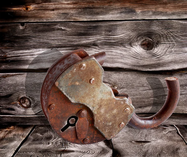 La vecchia serratura arrugginita — Foto Stock