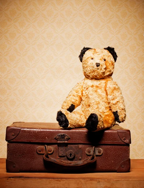 Nostalgie-Teddybär aus Kindertagen — Stockfoto