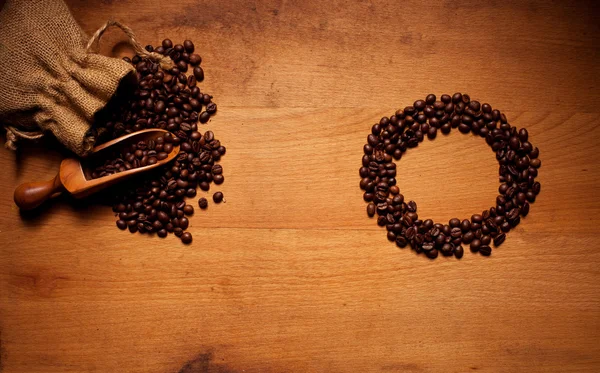 新鲜烤的咖啡豆圈子 — 图库照片