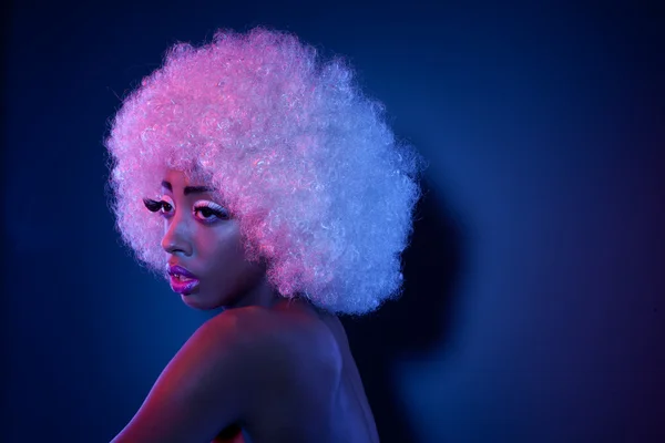 Afro peruk Afrika modeli — Stok fotoğraf