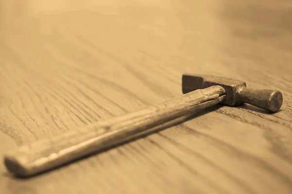 Oude hammer.sepia. — Stockfoto