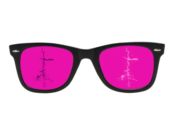 Gafas rosadas rotas en marco negro . —  Fotos de Stock