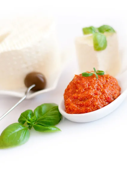 Tomato paste and basil — Stock Photo, Image