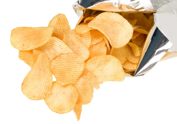 Вкусные чипсы из золотой картошки — стоковое фото