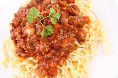 Düdük bolognese sos ile