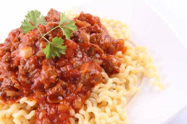 Düdük bolognese sos ile