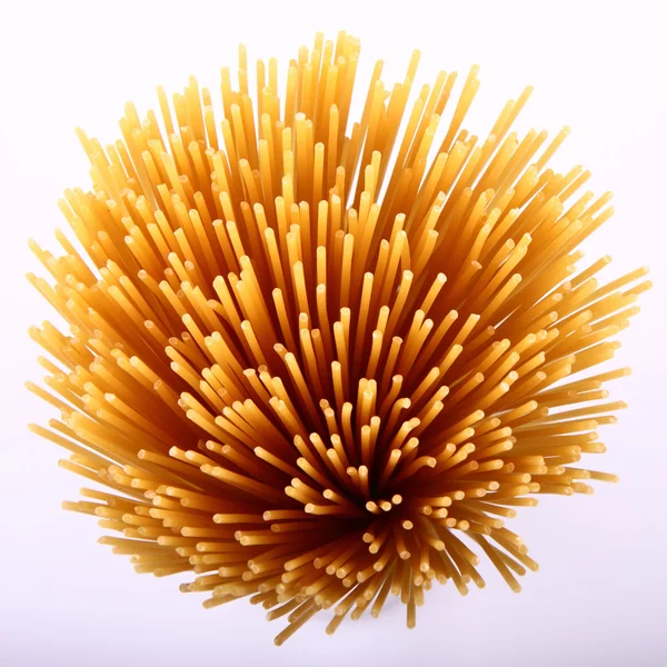 Сырые спагетти — стоковое фото