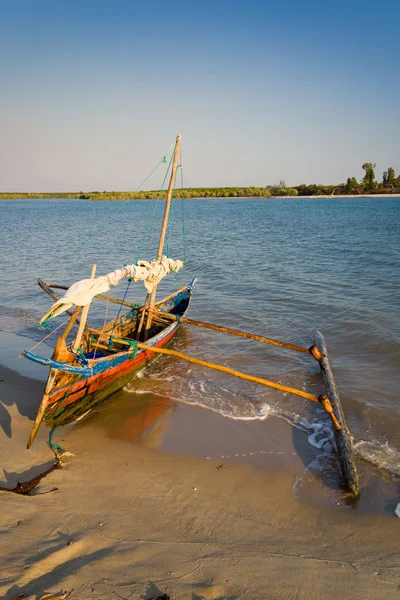 Canoa outrigger — Fotografia de Stock