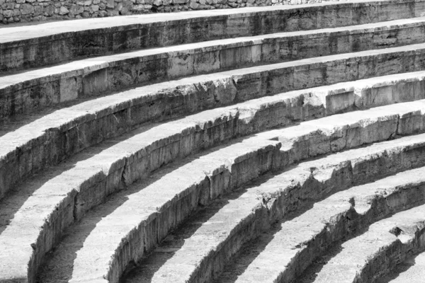 Schritte des alten Amphitheaters - ohrid — Stockfoto
