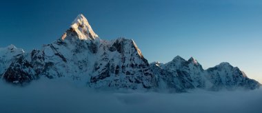 ama dablam görünümünü akşam