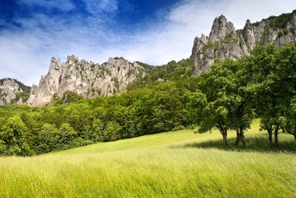 Vista de sulov rockies - eslováquia - República Eslovaca — Fotografia de Stock