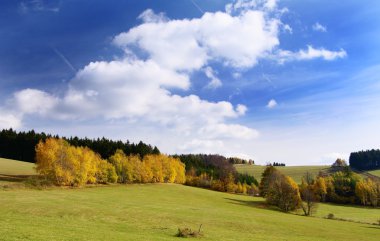 bulutlar ile autumny sahne