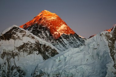 Everest görünümünden kala patthar akşamlar