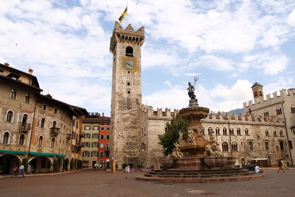 Placu Piazza duomo z torre civica, trento, Włochy — Zdjęcie stockowe