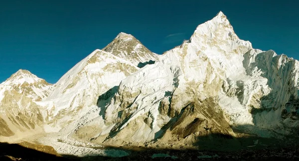 Vue du soir de l'Everest et du Nuptse depuis Kala Patthar — Photo