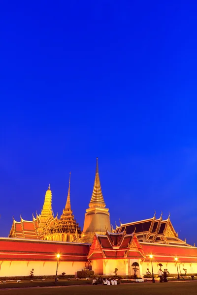 Templo del gran palacio tailandés al amanecer, Bangkok — Foto de Stock