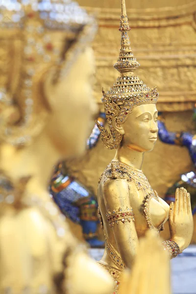 Золотий ангел в ВАТ пра Kaew, Таїланд — стокове фото