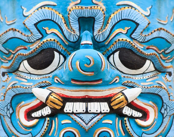 古色古香的泰国蓝脸巨人，扫管笏 pra 垲 — 图库照片
