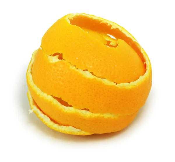 Pelar naranja fresca aislada sobre fondo blanco — Foto de Stock