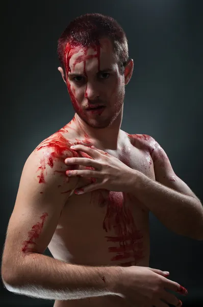 Hombre sangre.Studio retrato —  Fotos de Stock