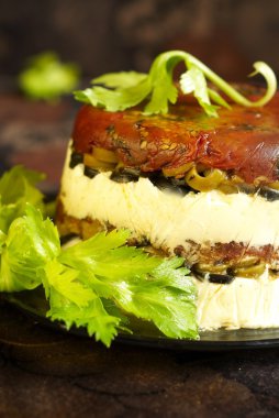 brynza, domates, zeytin ve soğan salata