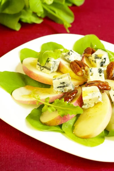Blue-cheese salad with apple — Stock Photo, Image