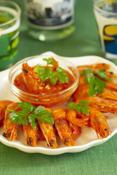 Camarones con salsa de tomate —  Fotos de Stock